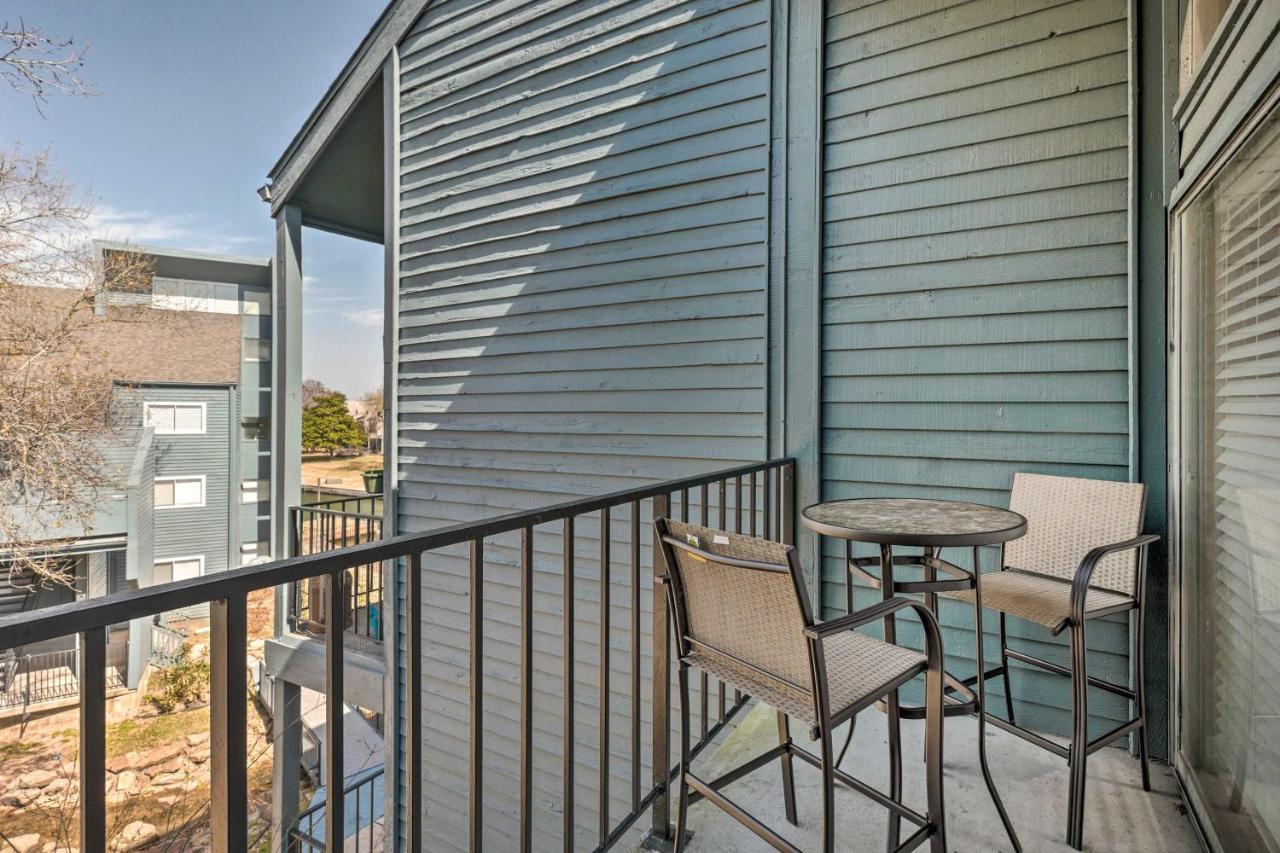 Idyllic Montgomery Condo With Pool And Lake View! المظهر الخارجي الصورة