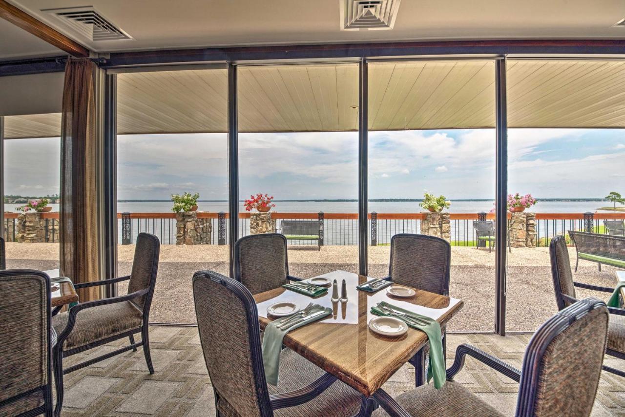 Idyllic Montgomery Condo With Pool And Lake View! المظهر الخارجي الصورة