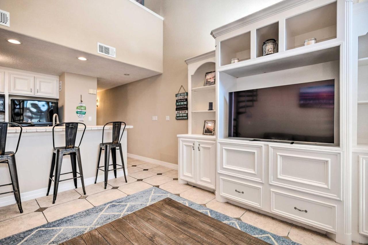 Idyllic Montgomery Condo With Pool And Lake View! المظهر الخارجي الصورة